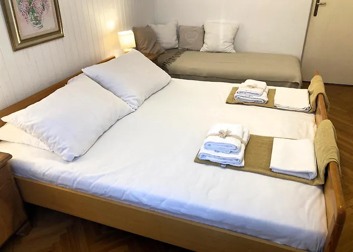 Feješ Apartman Klenovica