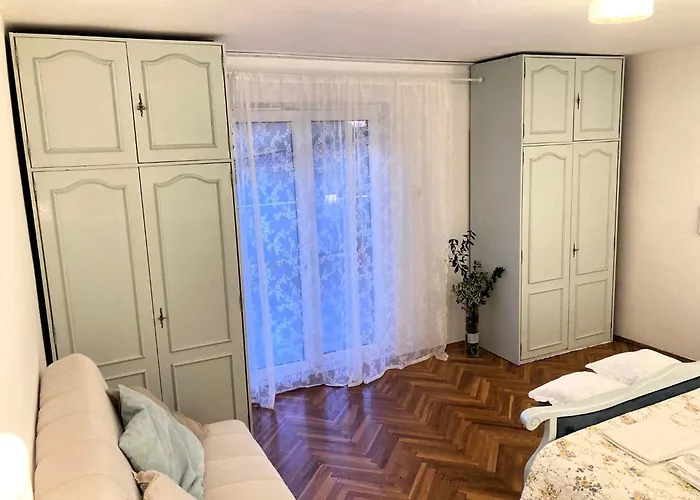 Feješ Apartman Klenovica
