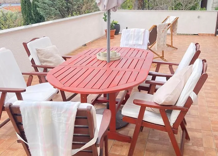 Feješ Apartman Klenovica